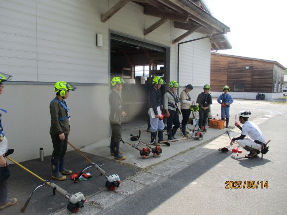 刈払機２